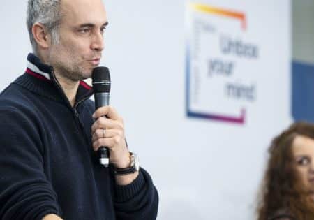 Fabrice Amedeo sensibilise petits et grands à la préservation des océans